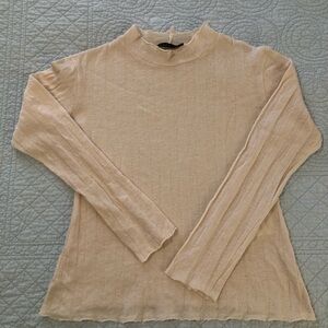 Luukaa long sleeve ecru mock neck pullover shirt. Women’s size 8.